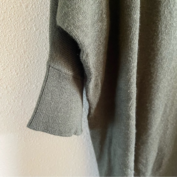 Laurie Felt Easy Pullover Sweater Size M/L Deep Olive N-neck NWOT - Picture 6 of 9